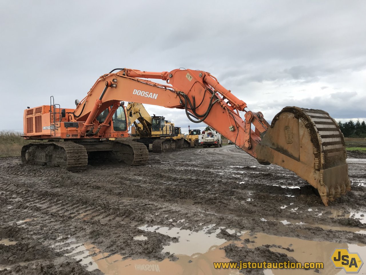 For Sale 2015 Doosan DX700LC Excavators Crawler