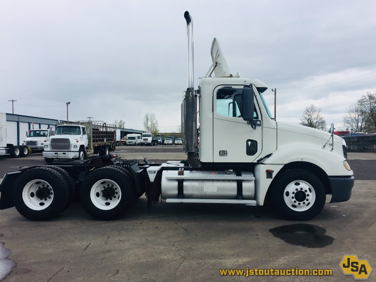 For Sale: 2006 Freightliner CL120064ST Tandem Axle