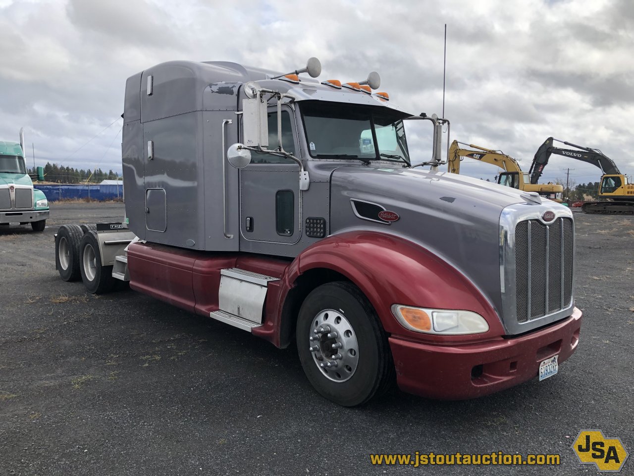 For Sale: 2009 Peterbilt 386 Sleeper